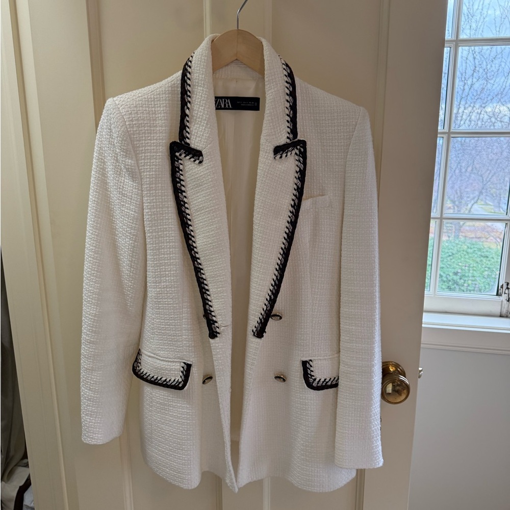 Zara Women's Textured Blazer in White with Black Trim